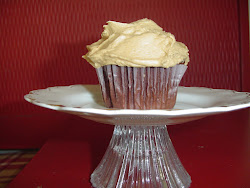 Dark Chocolate Cupcake with Peanutbutter Frosting