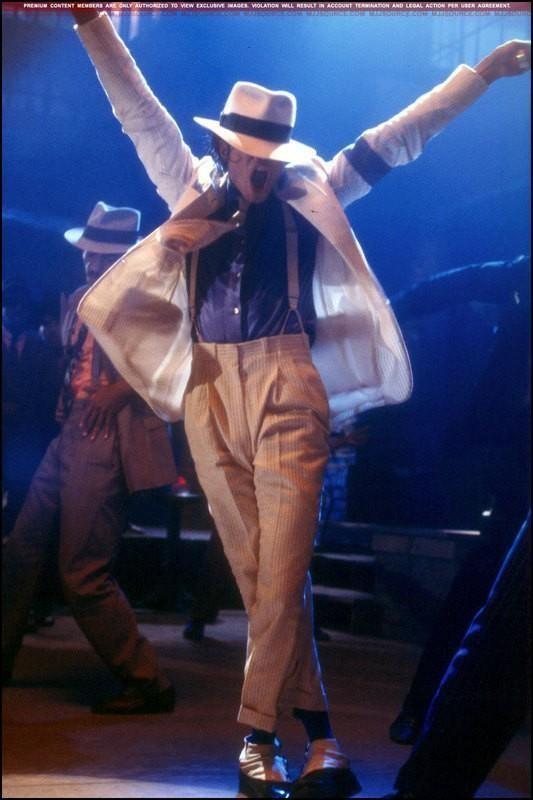 Résultat de recherche d'images pour "michael jackson dance move smooth criminal"