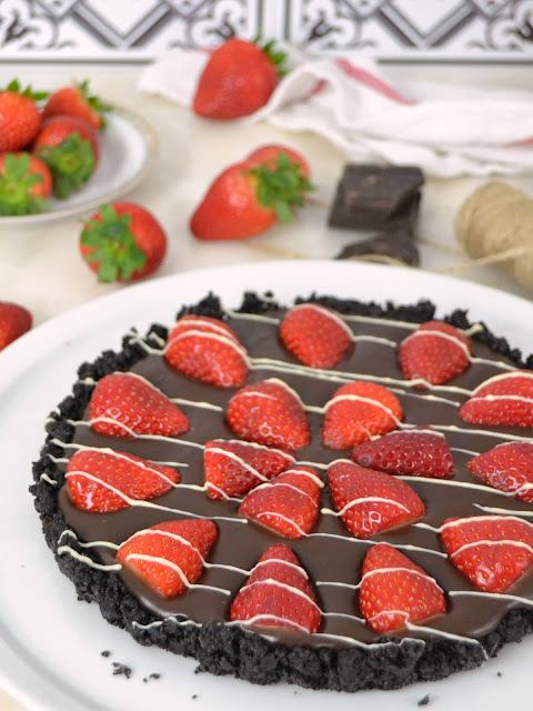 Tarta fácil de chocolate con fresas