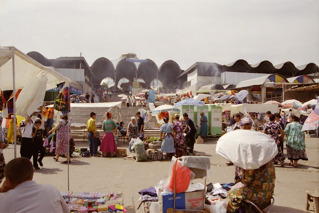 Ouzbékistan, Tachkent, Chorsu, © L. Gigout, 2001