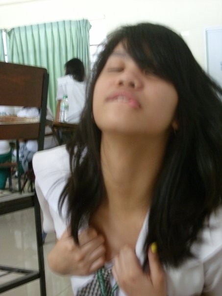 Super Cute Filipina Schoolgirl S Pretty Boobs Bald Pussy Self Photos Leaked 27pix