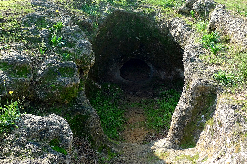 Postais da Cultura Portuguesa Grutas Artificiais da Quinta do Anjo