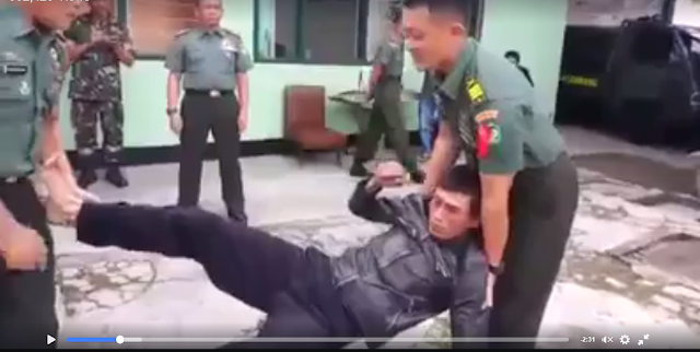 HOAX atau Nyata? Video 2 Anggota TNI Punya Ilmu Kanuragan yang Buat Lawanya Jadi Patung HOAX atau Nyata? Video 2 Anggota TNI Punya Ilmu Kanuragan yang Buat Lawanya Jadi Patung