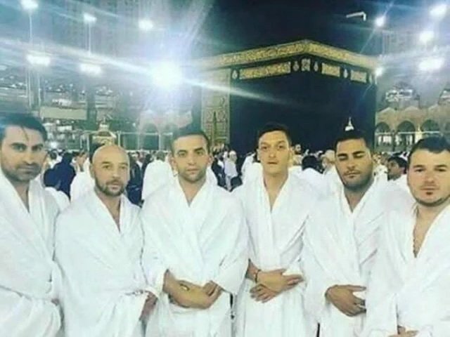 Subhanallah! Salut, Inilah Penampakan 5 Pemain Top Dunia Saat Laksanakan Ibadah Umrah di Tanah Suci