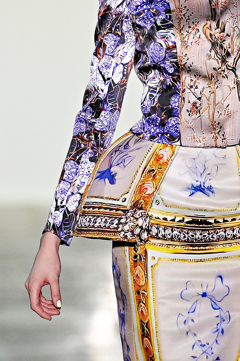 ANDREA JANKE Finest Accessories: Chinese Inspirations by Mary Katrantzou