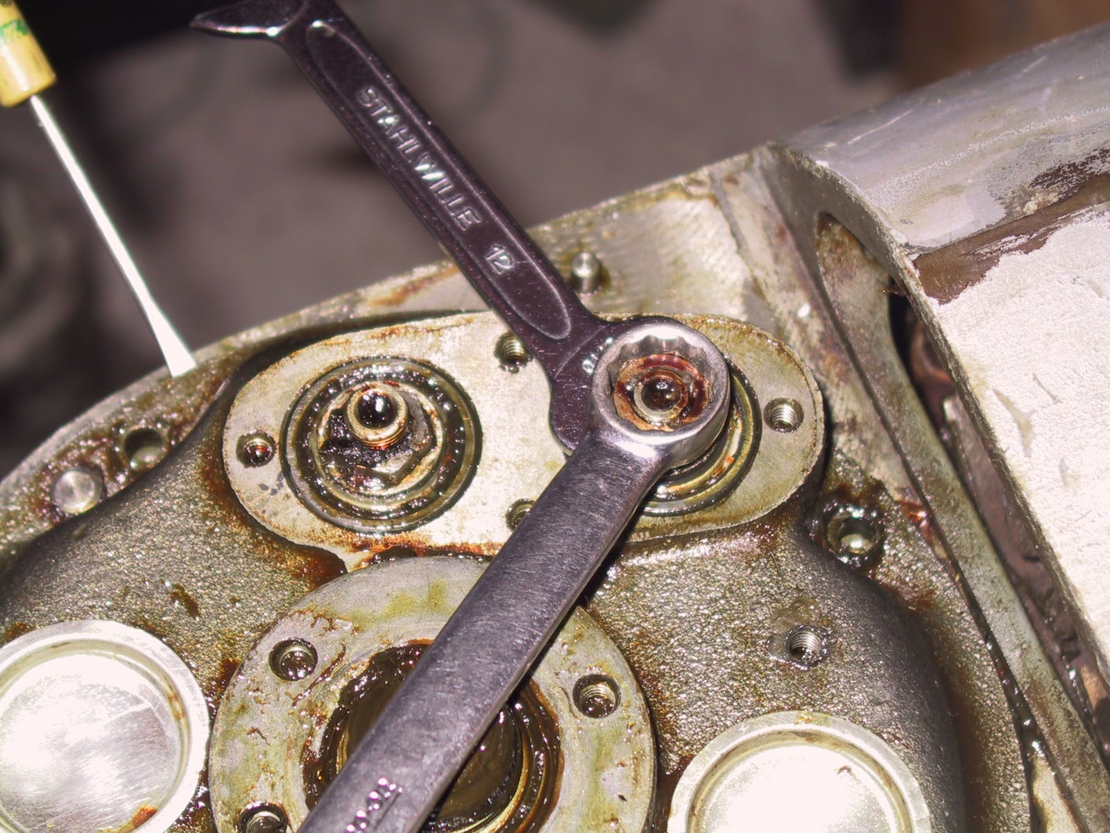 Hobart A200 Overhaul Removing Transmission Shaft Support Cover