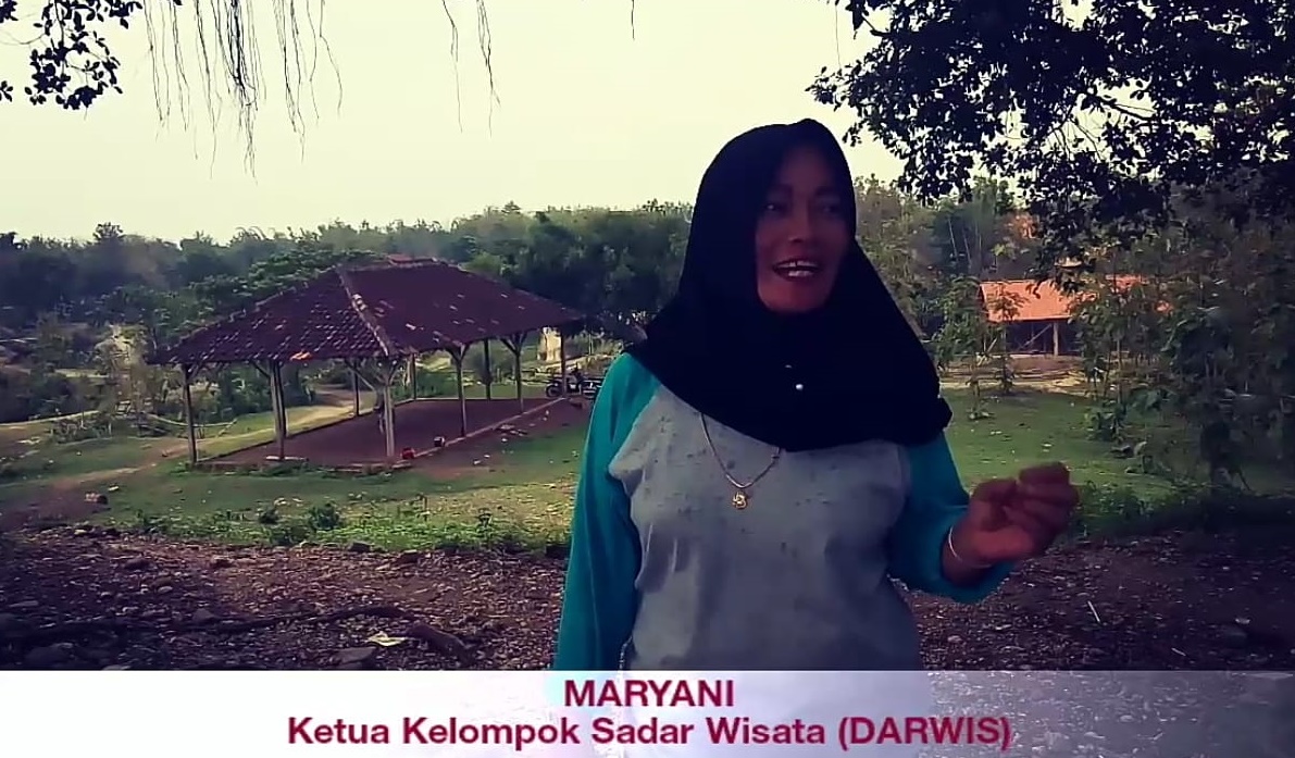 mbak maryani Foto Mbak Maryani menjelaskan tentang sejarah situs