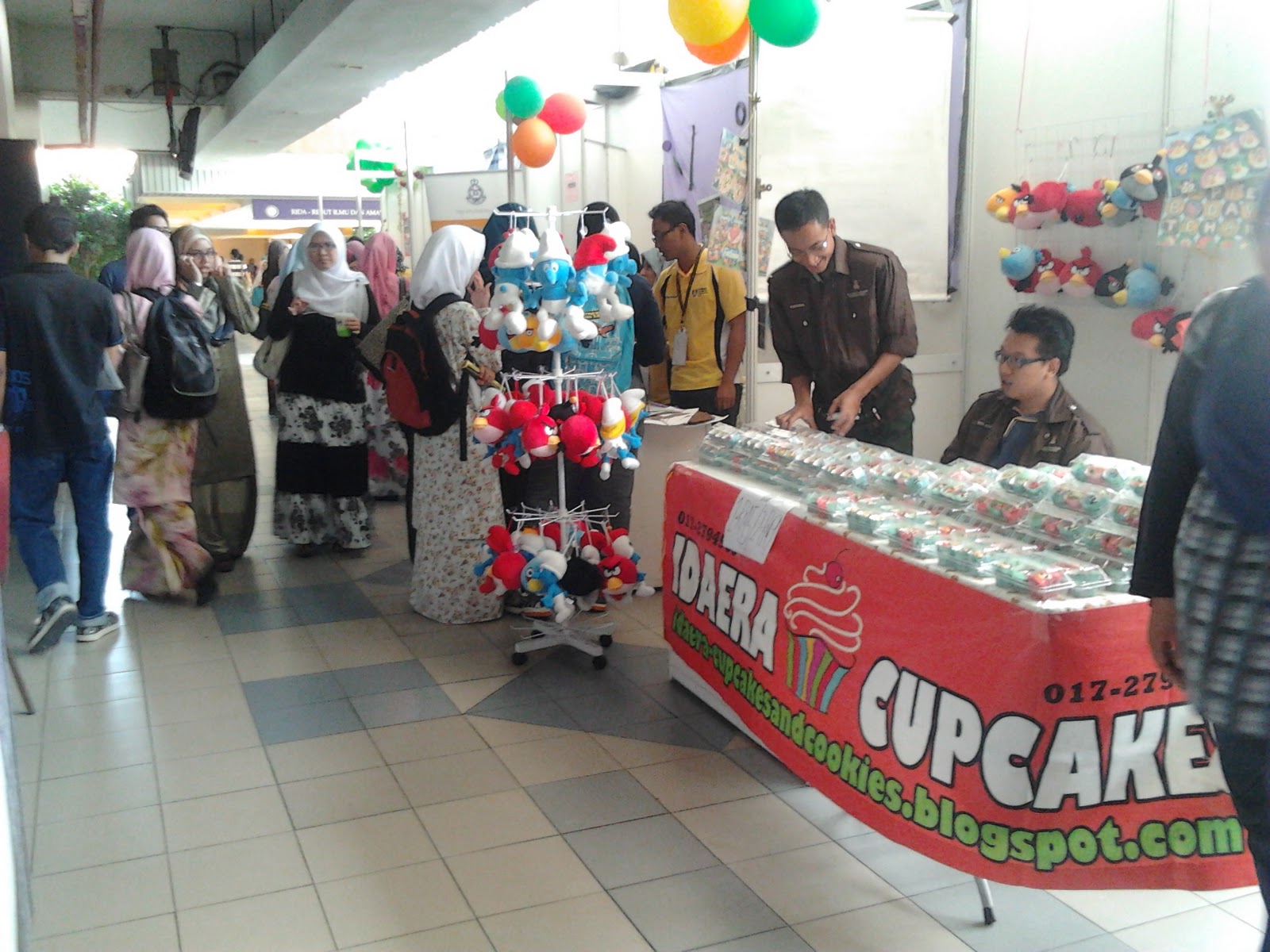 IDAERA SURPRISE DELIVERY IDAERA CUPCAKES in UITM Shah Alam Expo