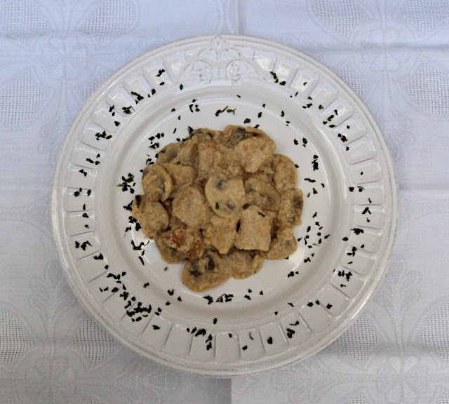 Pollo Strogonoff Olor a hierbabuena pollo, strogonoff, salsa, carne, receta, casera