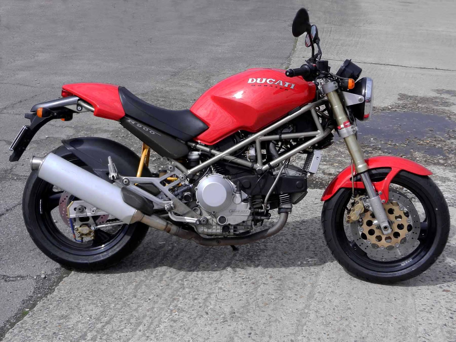 elrectanguloenlamano DUCATI MONSTER 25 YEARS OF A LANDMARK DESIGN