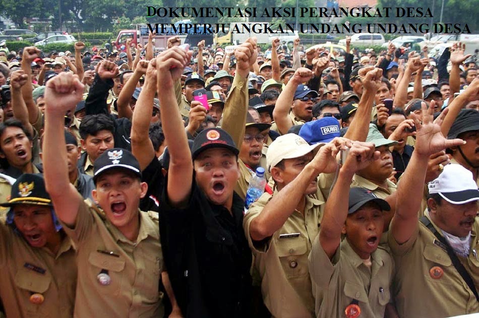 Tuntut Gaji Naik, Ratusan Kepala Desa Dan Perangkat Desa Bertolak Nglurug Ke DPR RI