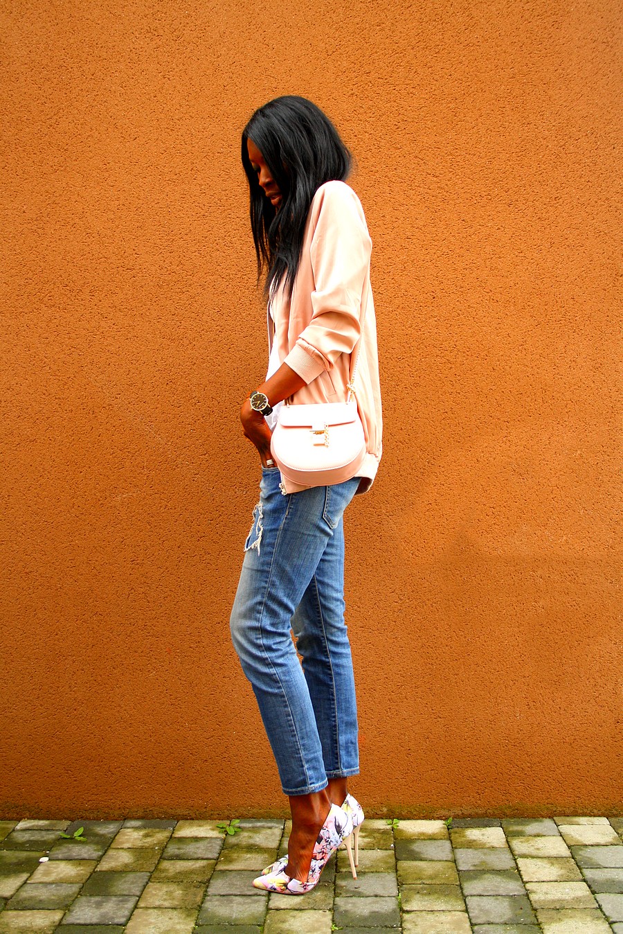 chloe-drew-bag-bombers-rose-satin-jeans-dechiré-zara-escarpins-imprimés chloe-drew-bag-bombers-rose-satin-jeans-dechiré-zara-escarpins-imprimés
