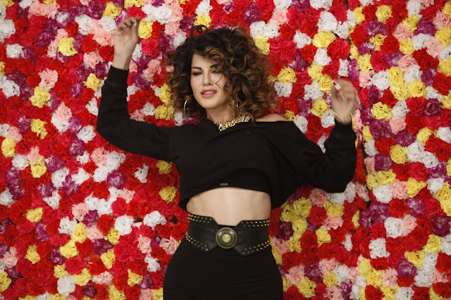 Sunny Leone's ‘Beiimaan Love’ Song by Kanika Kapoor titled "Hug Me