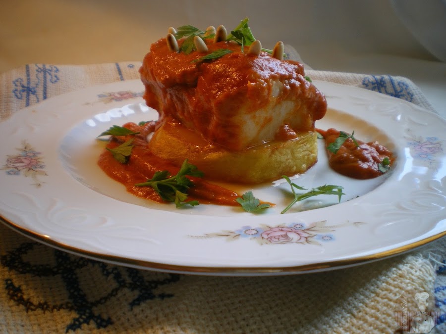 Bacalao a la vizcaína sobre patata confitada