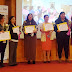 Grupo de mujeres recibió certificación tras capacitarse en cuidado para adultos mayores postrados