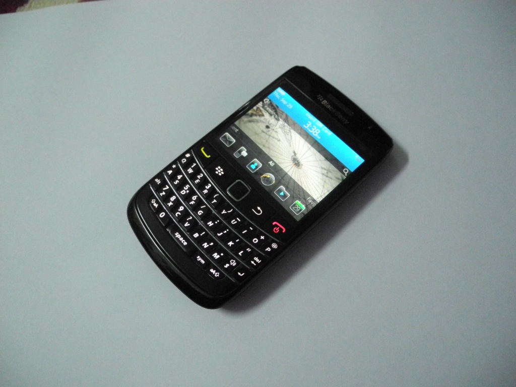 edzull warehouse (Malaysia) Blackberry Bold 9780 aka Bold 3
