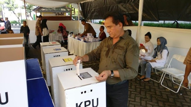 Tak Percaya Quick Count, Yusril Yakin PBB Lolos ke Senayan Tak Percaya Quick Count, Yusril Yakin PBB Lolos ke Senayan