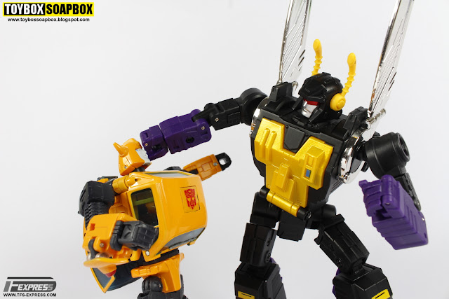 fanstoys forager vs transformers masterpiece bumblebee