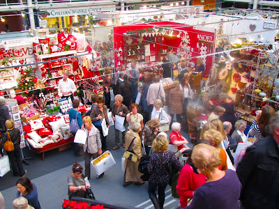 A Tale of Two Cities: A Little London Christmas Shopping