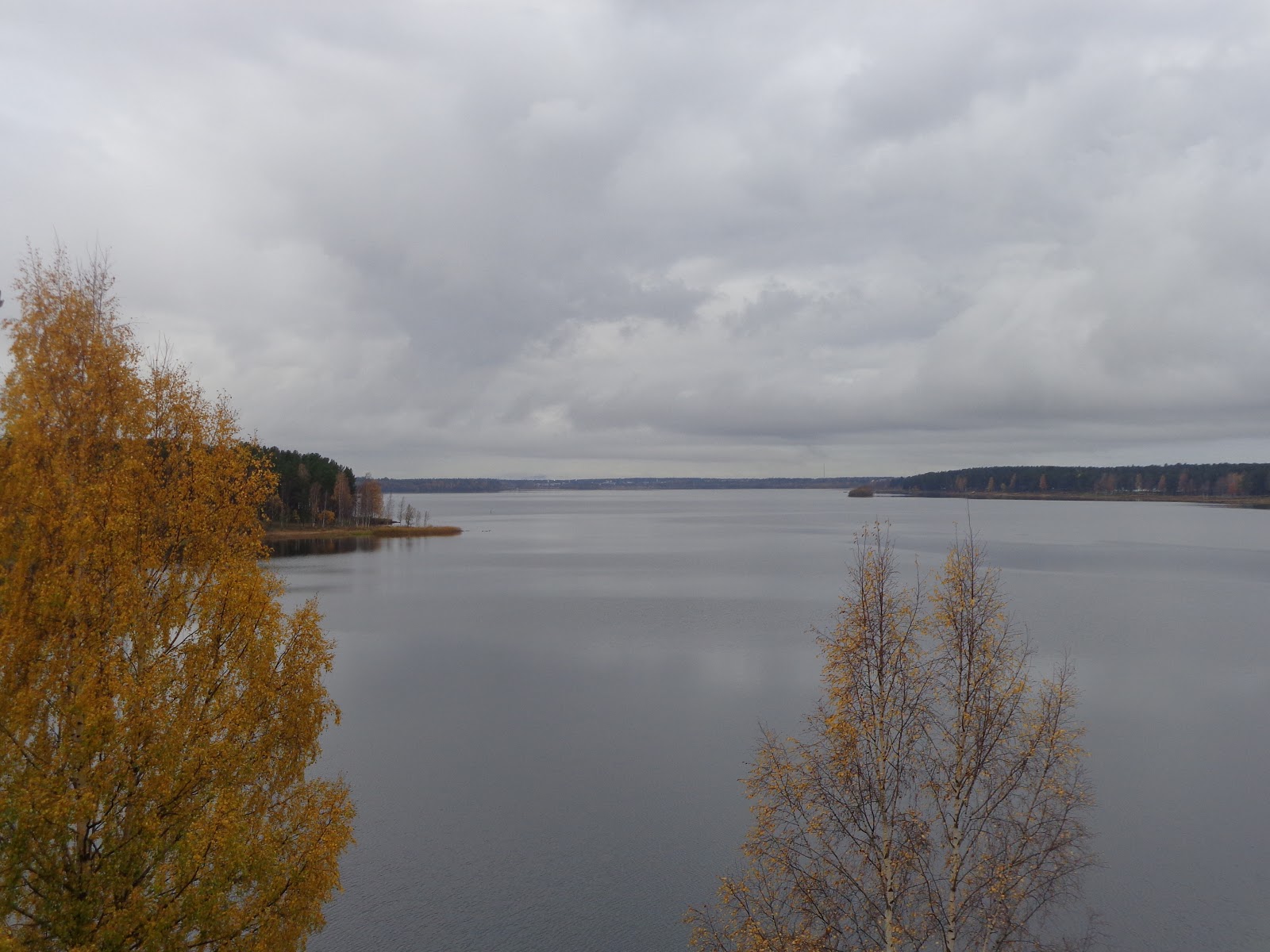 NÄRA MIG: Grå himmel och surtanter