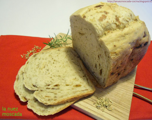 pane al rosmarino, semi di finocchio e uva passa (con mdp) - pan de romero, semillas de hinojo y pasas (con panificadora)