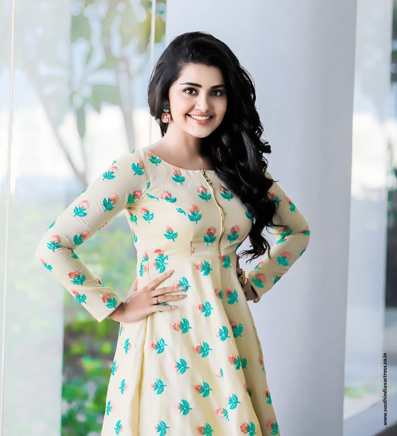 Anupama Parameswaran in Asmitha & Madhulatha design