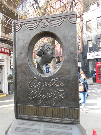 Monumento a Agatha Christie, en Londres