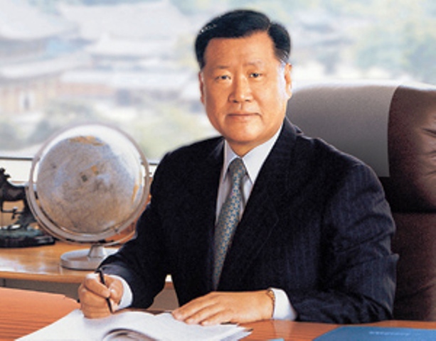 Hyundai Motors: Chairman Mong Koo Chung takes over the seat of his