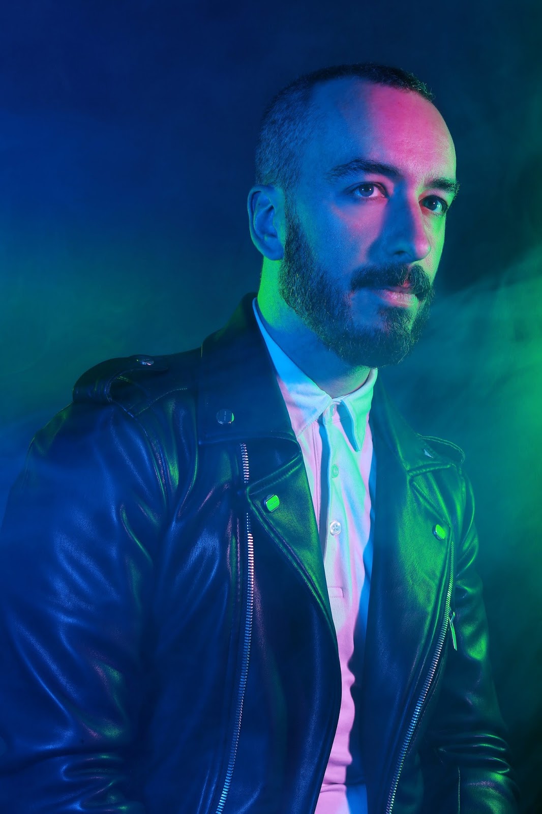 Confesiones tirado en la pista de baile > Fidel Lorite