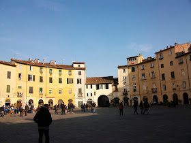 Lucca's oval Piazza dell'Amfiteatro