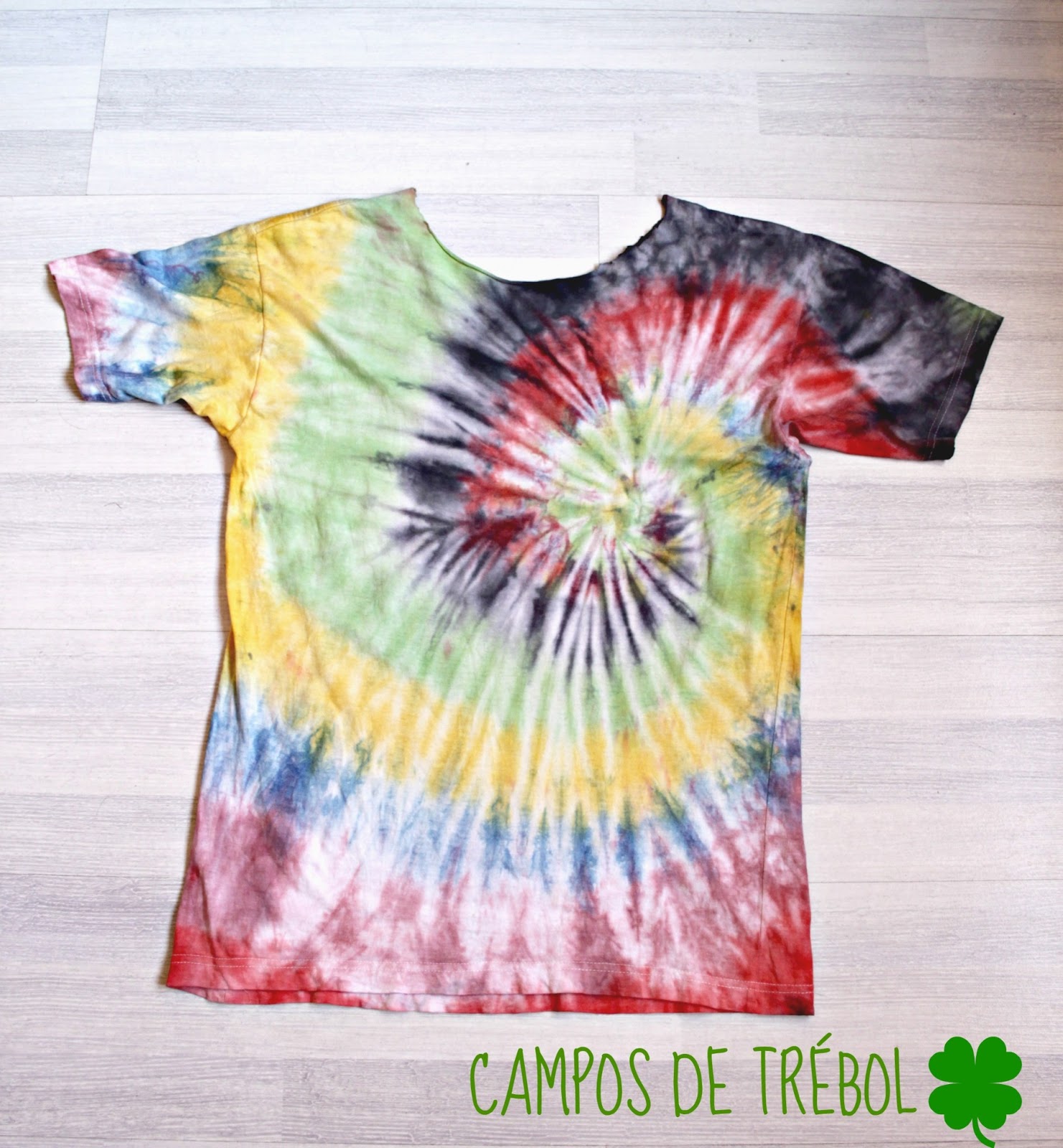 Lleno aspecto sólido Campos de Trébol: Tiñendo camisetas hippies