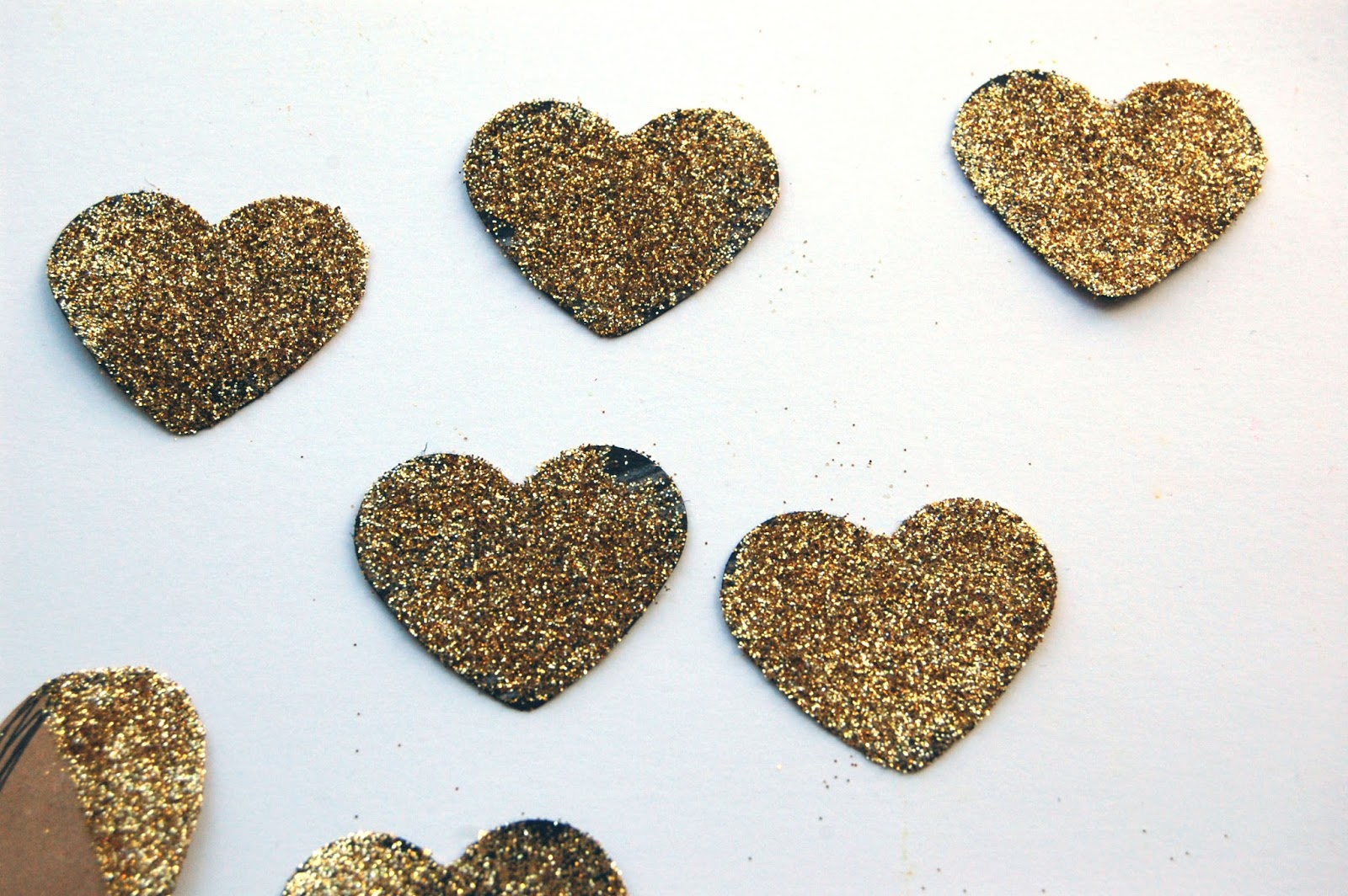 heART makes Glittered Hearts