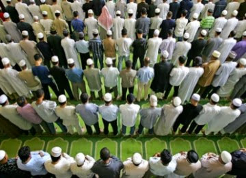 http://2.bp.blogspot.com/-M5gpouc4nSQ/VMUcIzpsvOI/AAAAAAAAAjE/rPMYb-gy7lg/s1600/shalat%2Bberjamaah.jpg