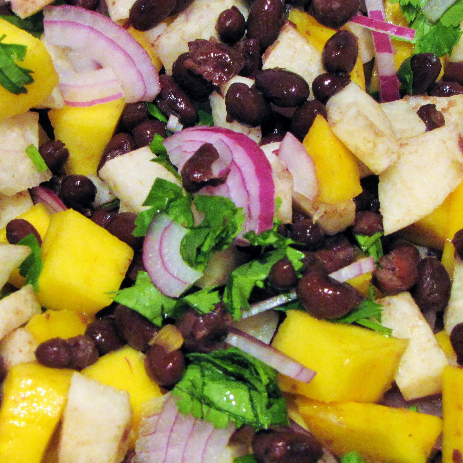 Ready Health Go JICAMA, BLACK BEAN, AND MANGO SALAD WITH AVOCADO LIME