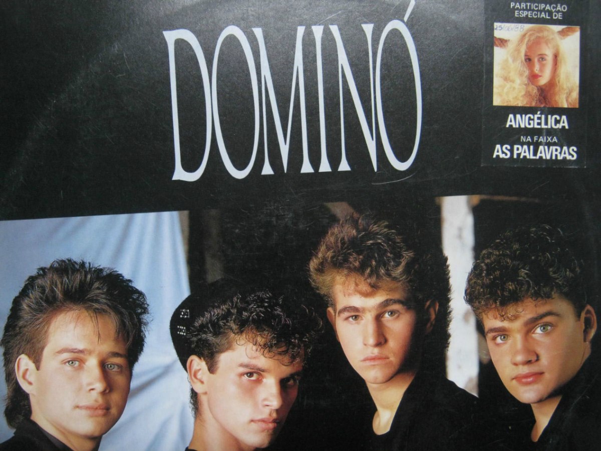 Dominó The guys of the music