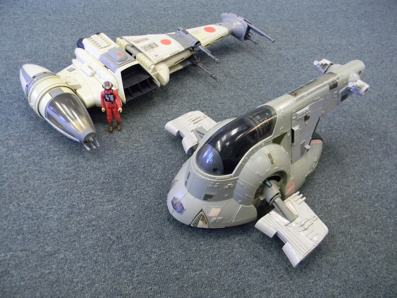 Catapult Collectibles Vintage Star Wars Vehicles, BWing Fighter & Slave 1