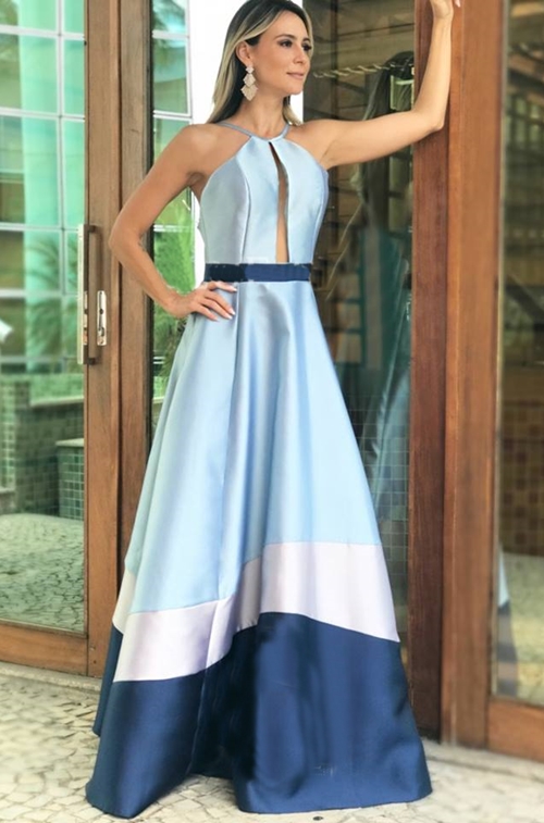 vestido longo azul claro princesa