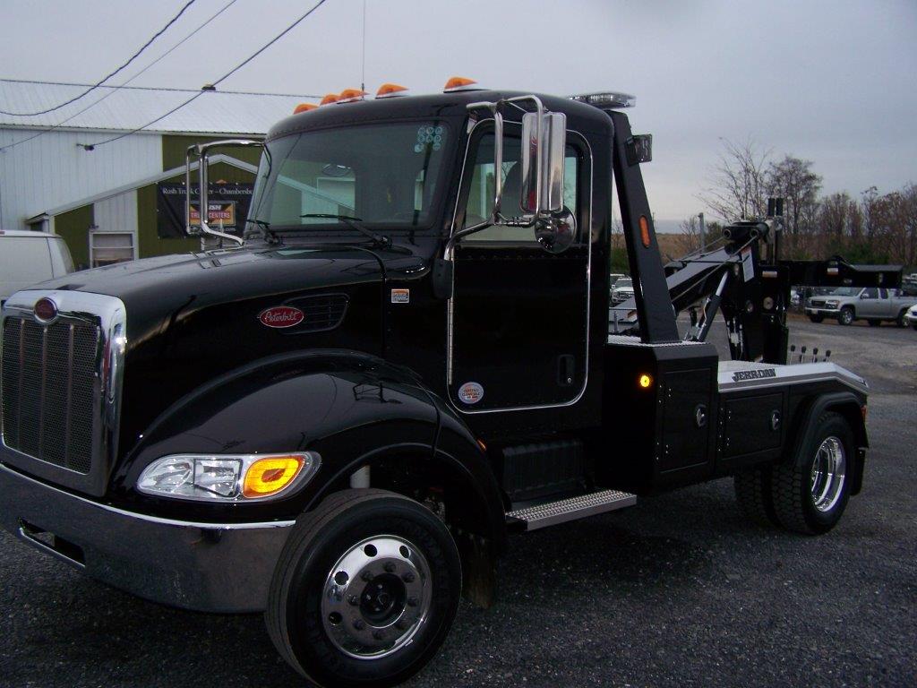 Bigtruckbrad's World of Work Trucks Peterbilt 325 with Jerr Dan MPL 40