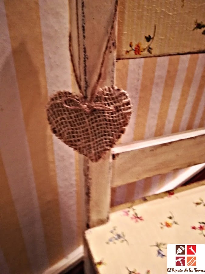 diy corazón de madera con tela de rafia