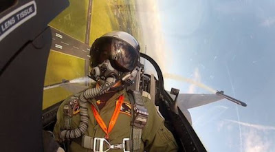Foto selfie pilot F-16 Belanda