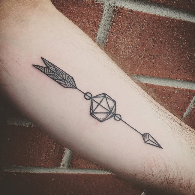 tatuajes de flechas para mujeres