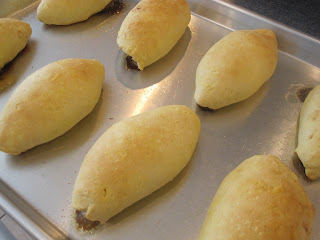 Gorgonzola Steak Rolls are cheesy, crispy rolls filled with steak and Gorgonzola cheese. Life-in-the-Lofthouse.com