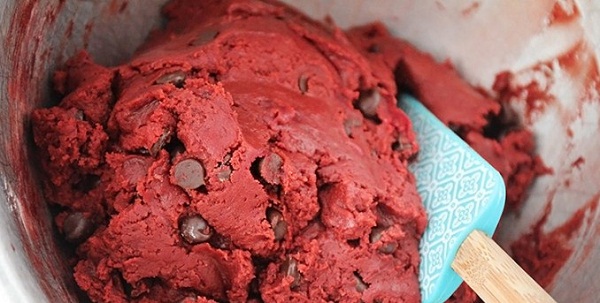 Red Velvet Chocolate Chip Cookies Red Velvet Chocolate Chip Cookies
