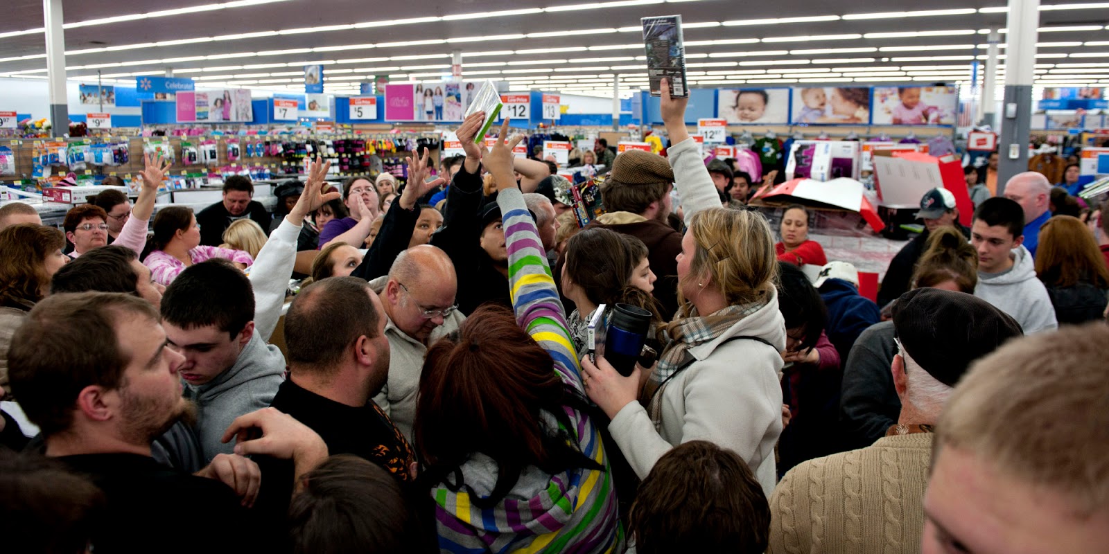 12 Most Awful Black Friday Incidents That Should Never Happen Again