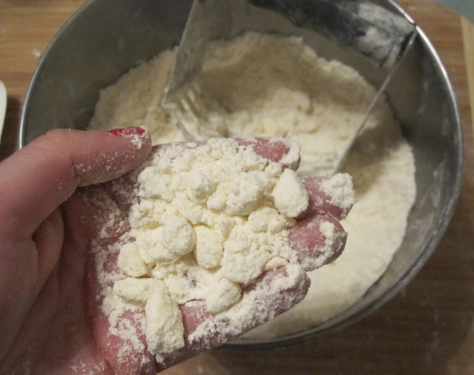 Tips & Tricks For Making A Perfect Pie Crust by hand The Lindsay Ann