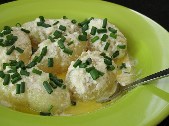 Мелкий картофель в сливках