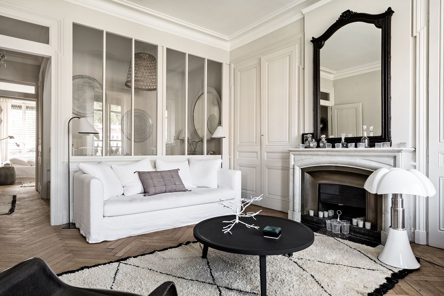 Monochrome French Style City Apartment
