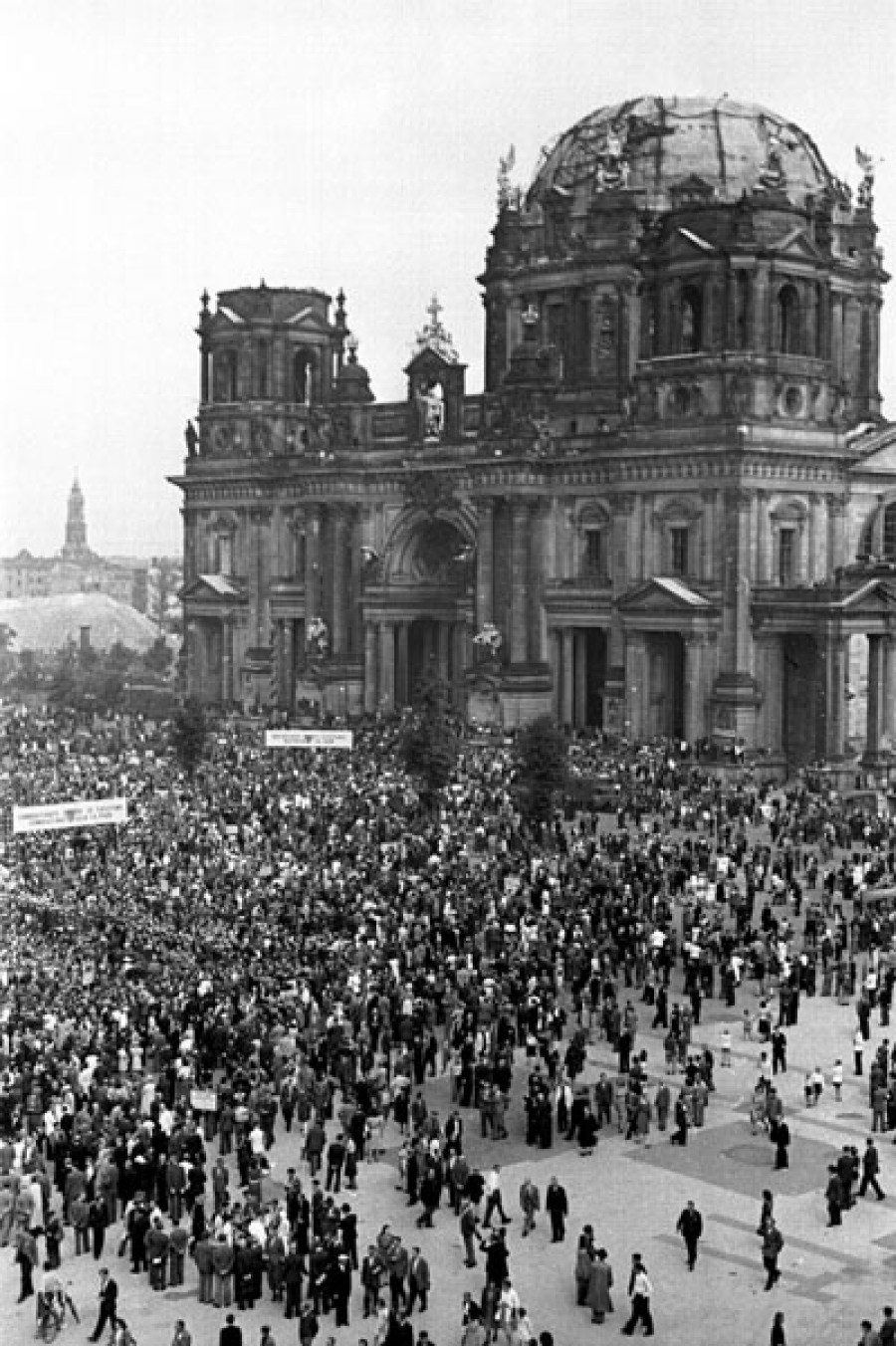 1948. The Growing EastWest Divide in Blockaded Berlin