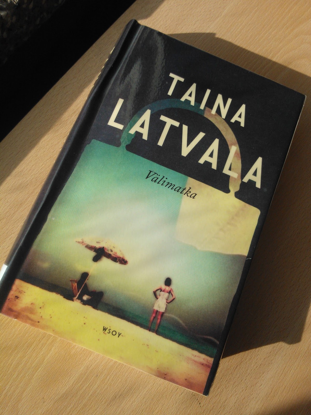 Rakkaudesta kirjoihin: Taina Latvala; Välimatka