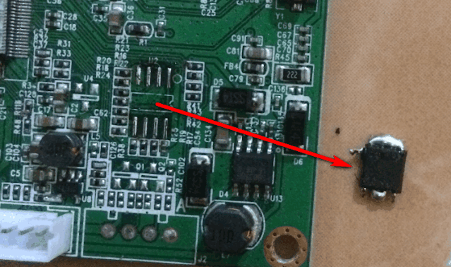 IC Memori terlepas Cara mencabut IC memori flash receiver dengan solder